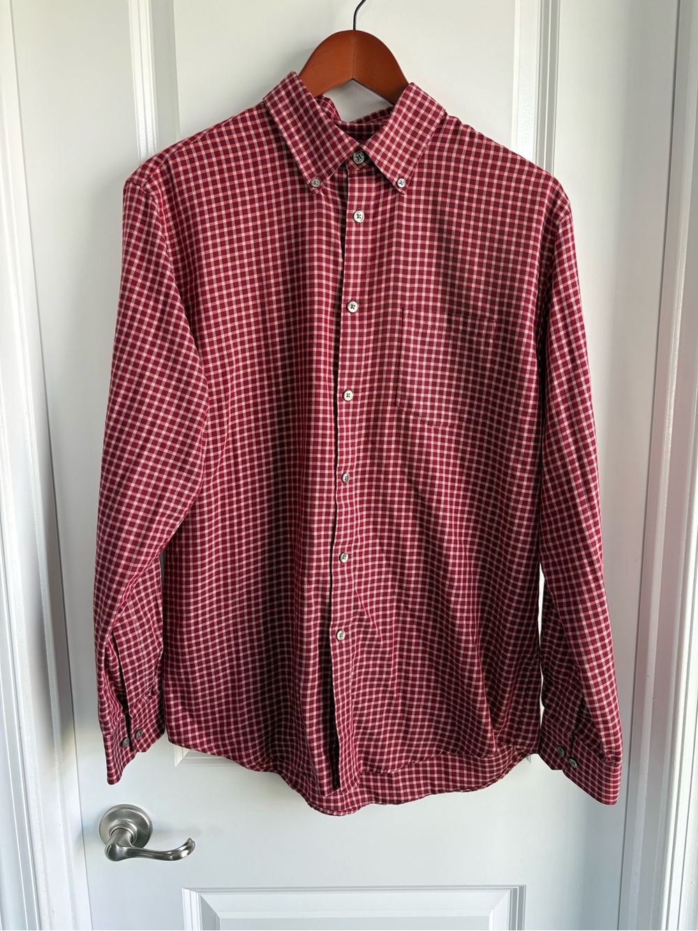 Van Heusen Men’s Red Gingham Button Down Shirt Medium 15-15.5